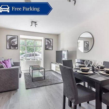 Lovely 2Bed Apt In Redditch, Free Wi-Fi & Parking Exterior foto